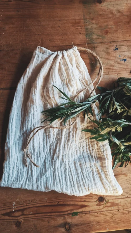 Wildpluk zakjes + droogzak geverfd met planten - Afbeelding 3